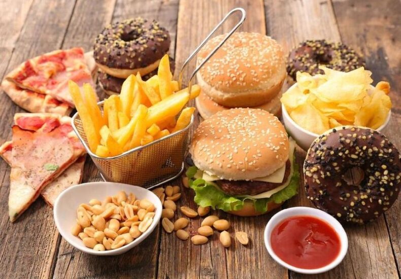 Bahaya Konsumsi Fast Food Secara Berlebihan yang Wajib Anda Ketahui